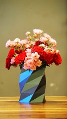 3D Special Malá váza s lowpoly vzorom a metalickým efektom, strieborná